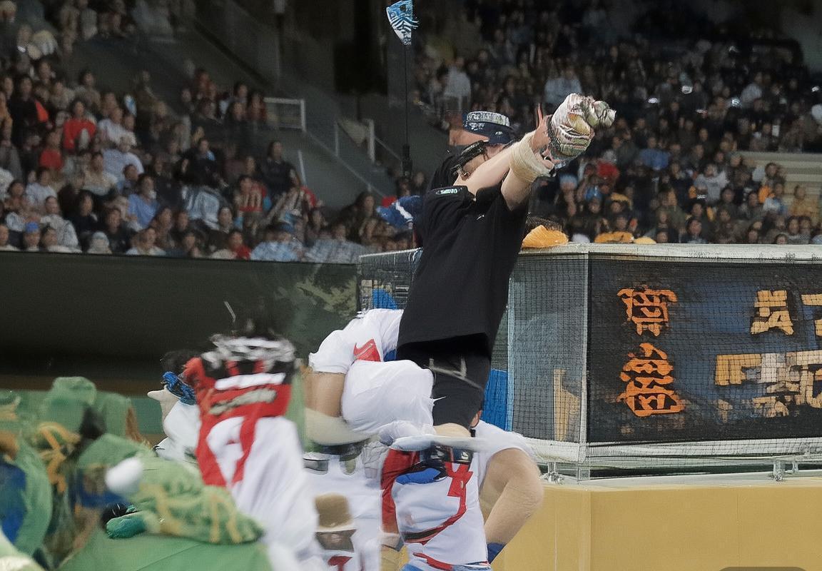 巴萨多特巅峰对决：控球反击战术解析与球星对决揭秘(图1)